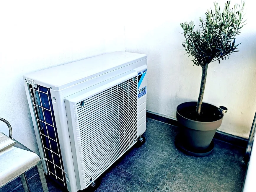 Entreprise chauffage climatisation Lyon - réalisation PAC appartement